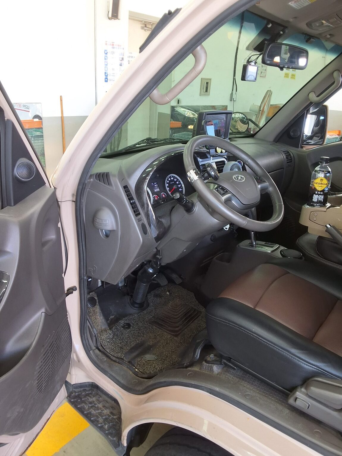 HYUNDAI PORTER II CRDi SUPER CAB EXTRA LONG WHEELBASE PREMIUM 2019 - zdjęcie 10