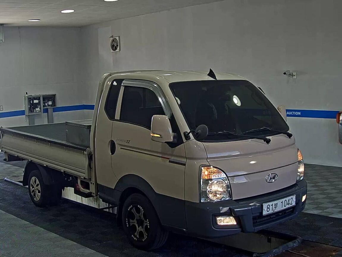 HYUNDAI PORTER II CRDi SUPER CAB EXTRA LONG WHEELBASE PREMIUM 2019 - zdjęcie 3