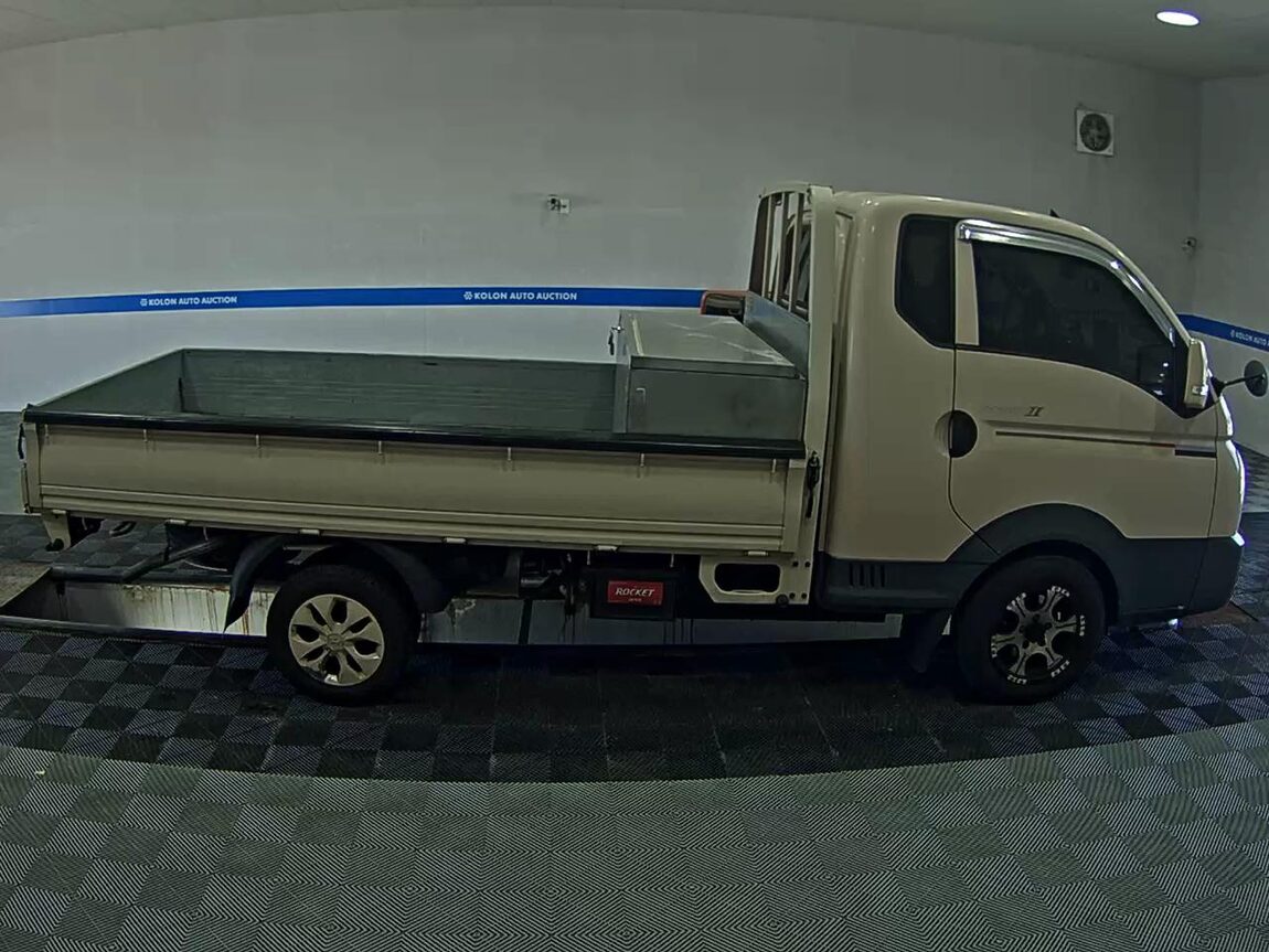 HYUNDAI PORTER II CRDi SUPER CAB EXTRA LONG WHEELBASE PREMIUM 2019 - zdjęcie 4