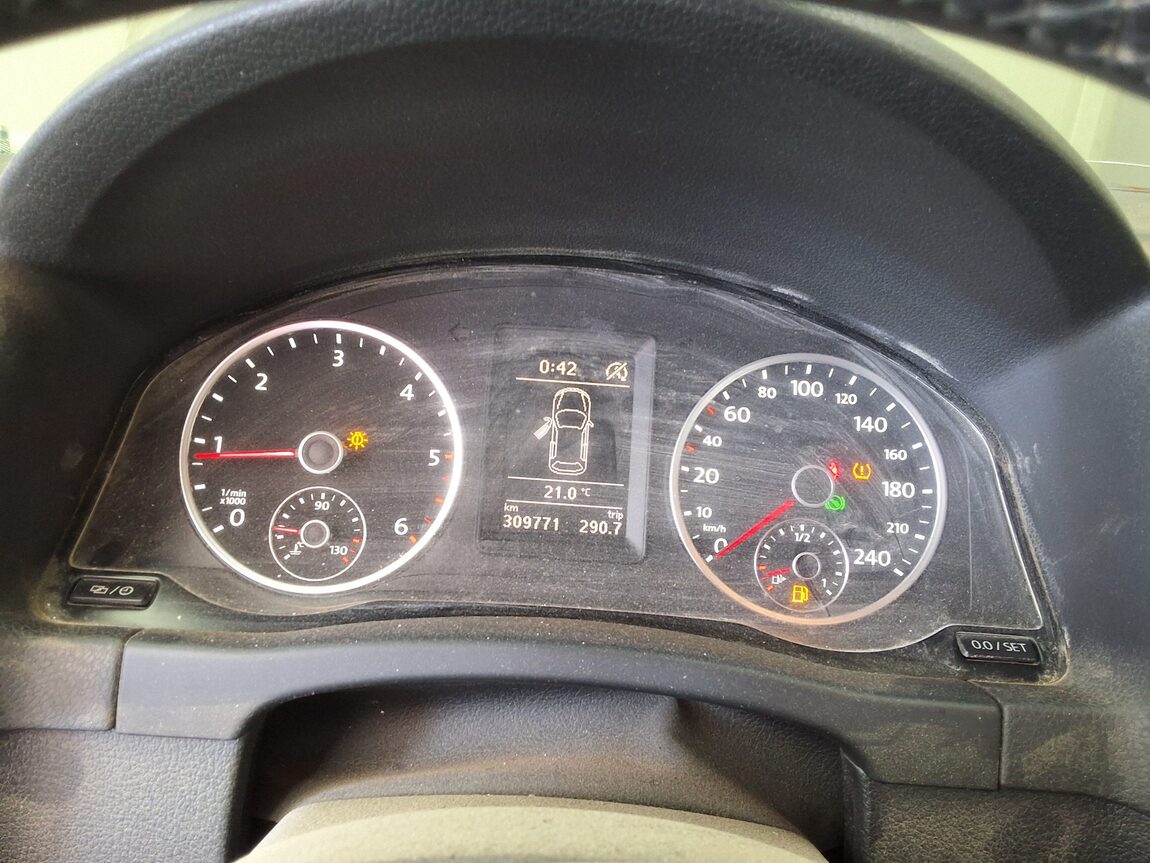 VOLKSWAGEN TIGUAN 2.0 TDI BLUEMOTION 2015 - zdjęcie 10