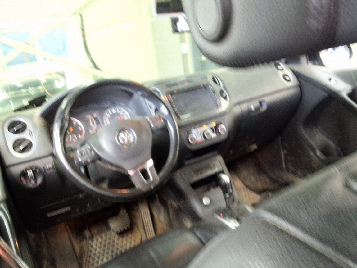 VOLKSWAGEN TIGUAN 2.0 TDI BLUEMOTION 2015 - zdjęcie 12