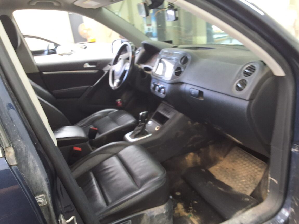 VOLKSWAGEN TIGUAN 2.0 TDI BLUEMOTION 2015 - zdjęcie 15