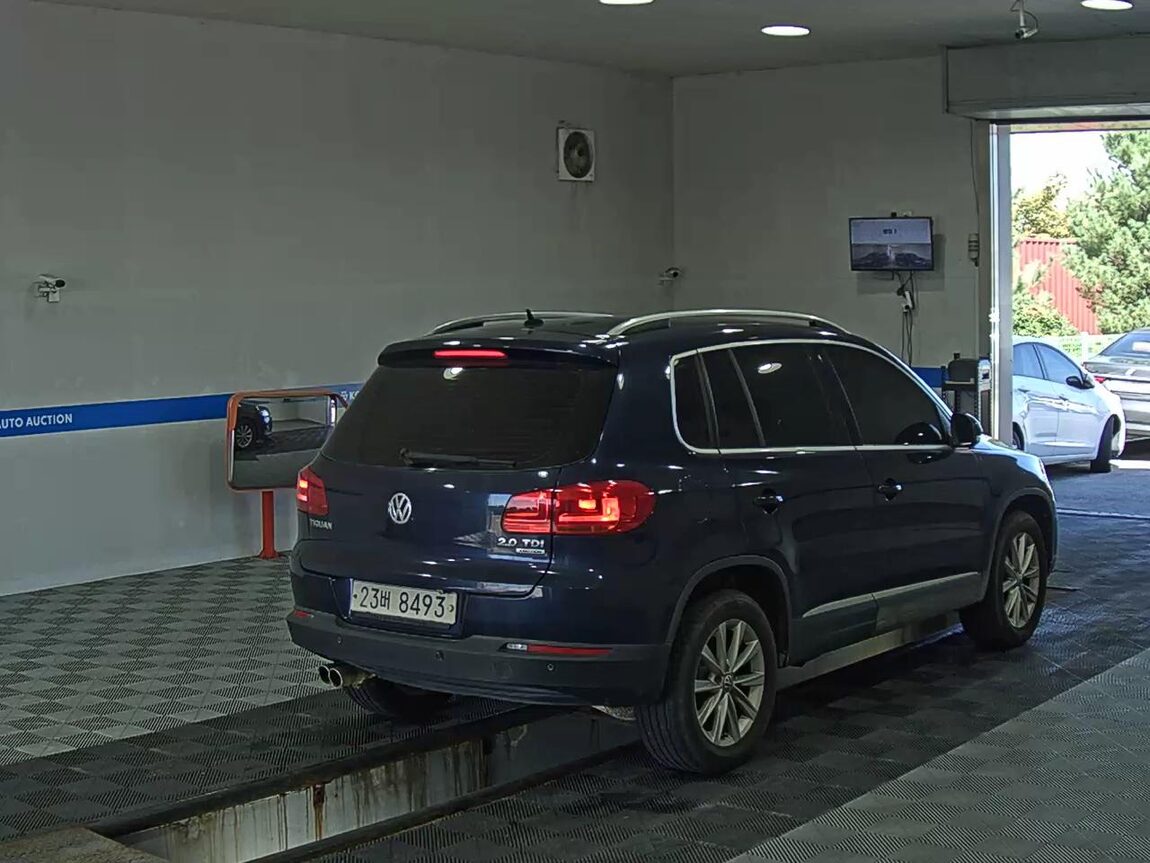 VOLKSWAGEN TIGUAN 2.0 TDI BLUEMOTION 2015 - zdjęcie 5