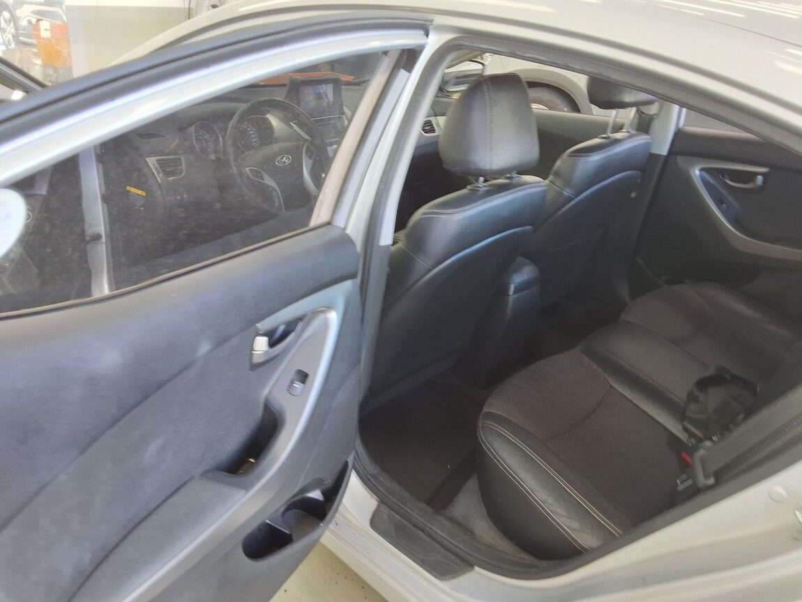 HYUNDAI AVANTE MD M16 GDi LUXURY 2011 - zdjęcie 12