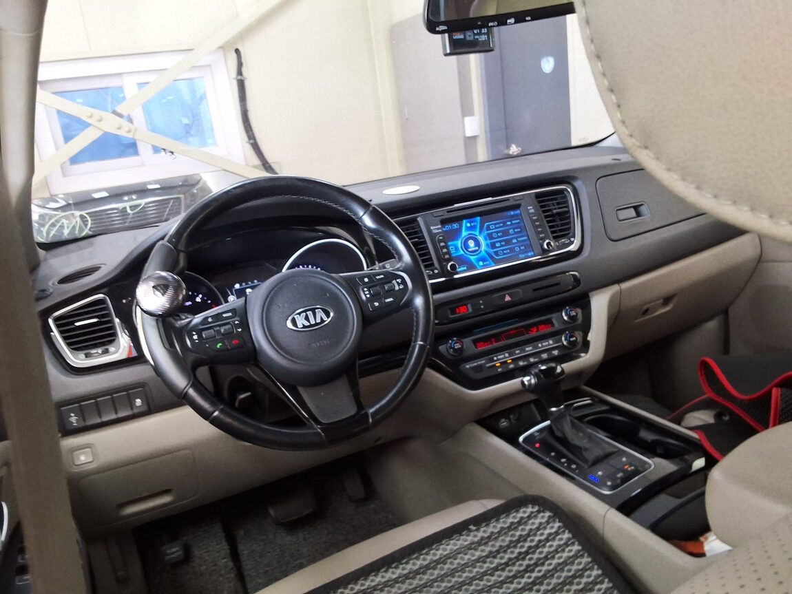 KIA ALL NEW CARNIVAL 9-SEATER DIESEL PRESTIGE 2015 - zdjęcie 12
