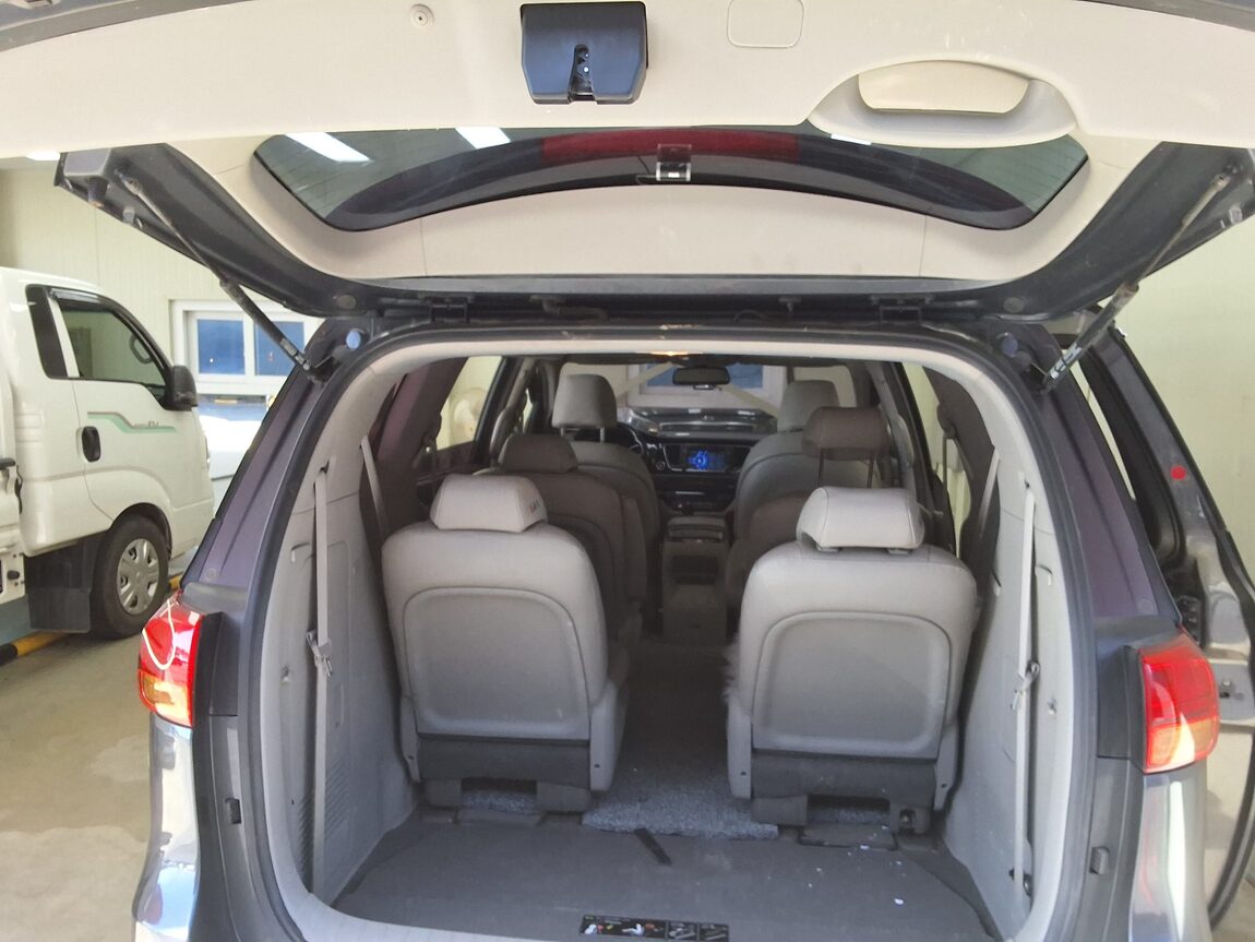 KIA ALL NEW CARNIVAL 9-SEATER DIESEL PRESTIGE 2015 - zdjęcie 16