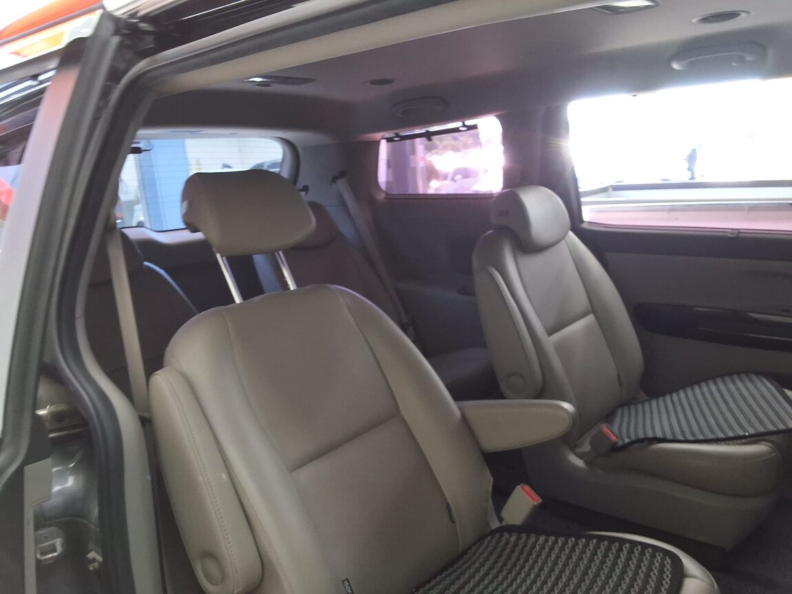 KIA ALL NEW CARNIVAL 9-SEATER DIESEL PRESTIGE 2015 - zdjęcie 14
