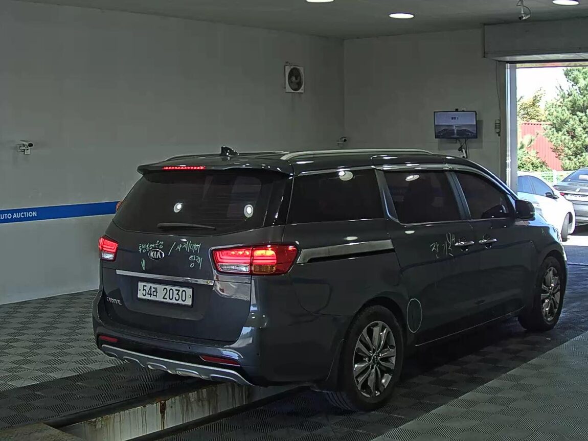 KIA ALL NEW CARNIVAL 9-SEATER DIESEL PRESTIGE 2015 - zdjęcie 5