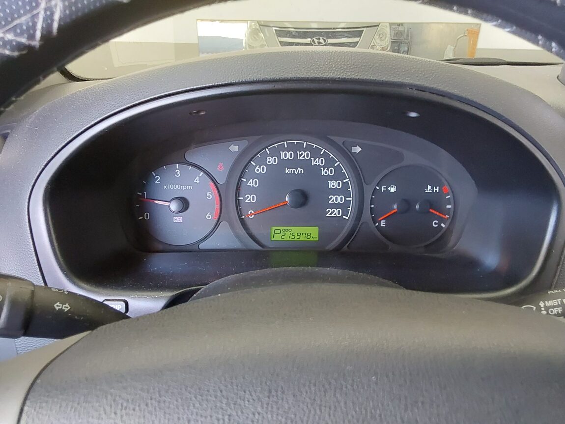 HYUNDAI GRAND STAREX 12-SEATER DIESEL CVX LUXURY 2013 - zdjęcie 9