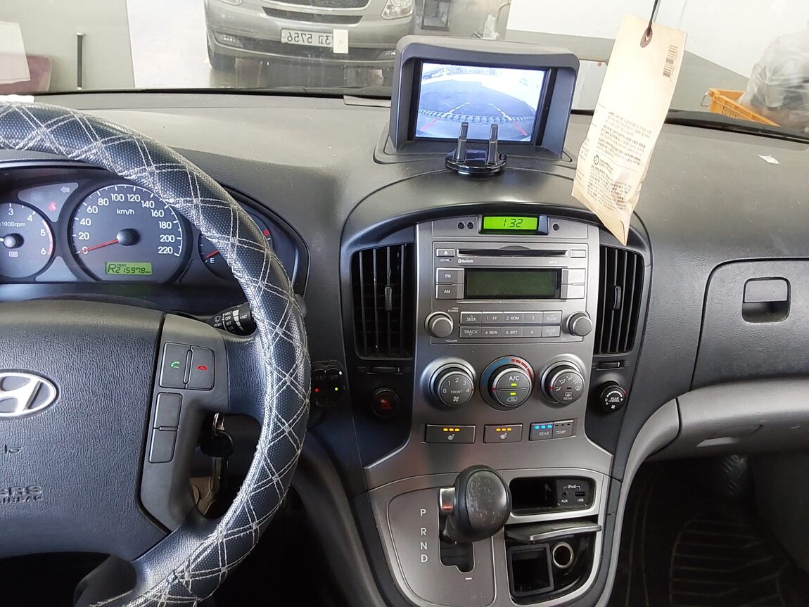 HYUNDAI GRAND STAREX 12-SEATER DIESEL CVX LUXURY 2013 - zdjęcie 17