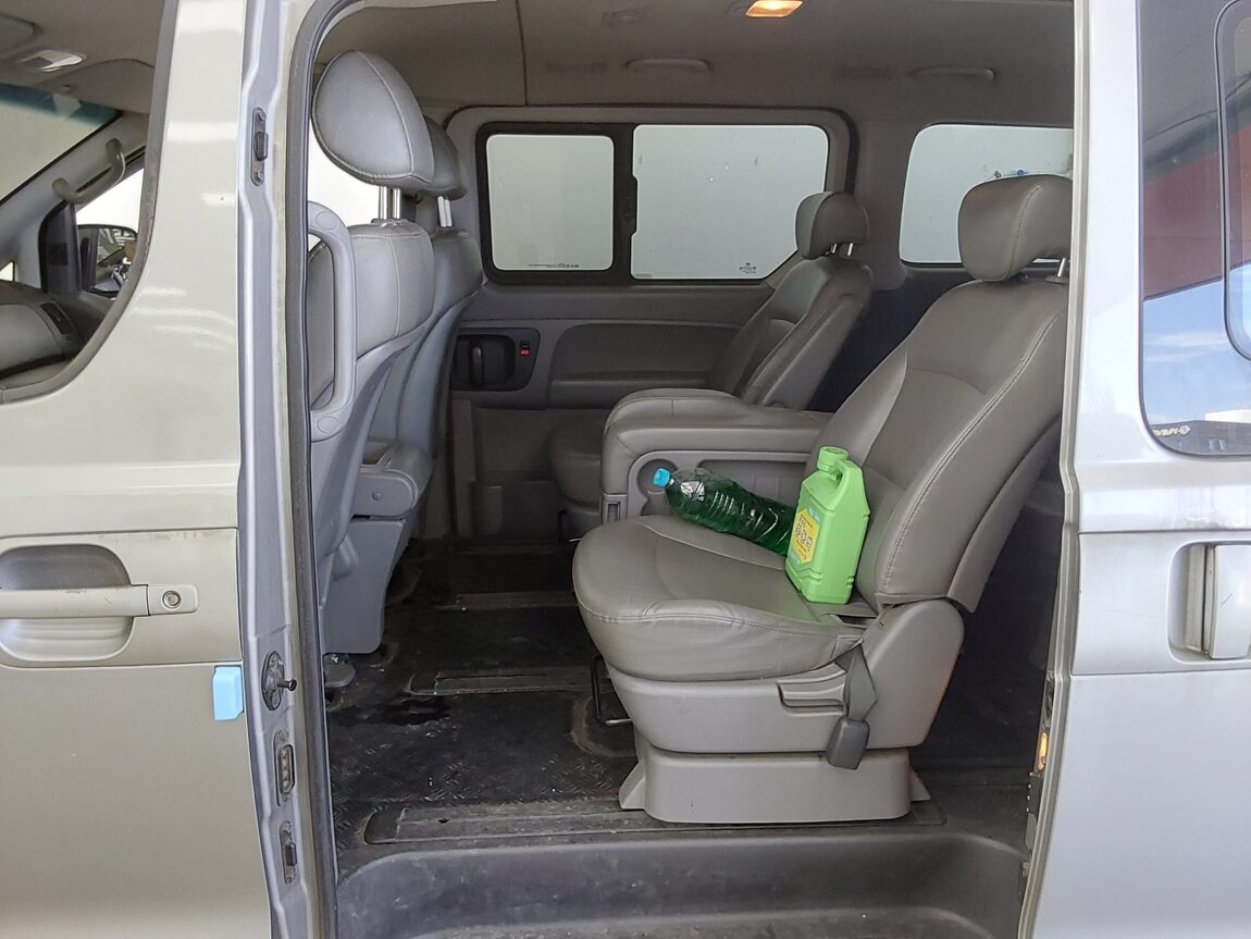 HYUNDAI GRAND STAREX 12-SEATER DIESEL CVX LUXURY 2013 - zdjęcie 12