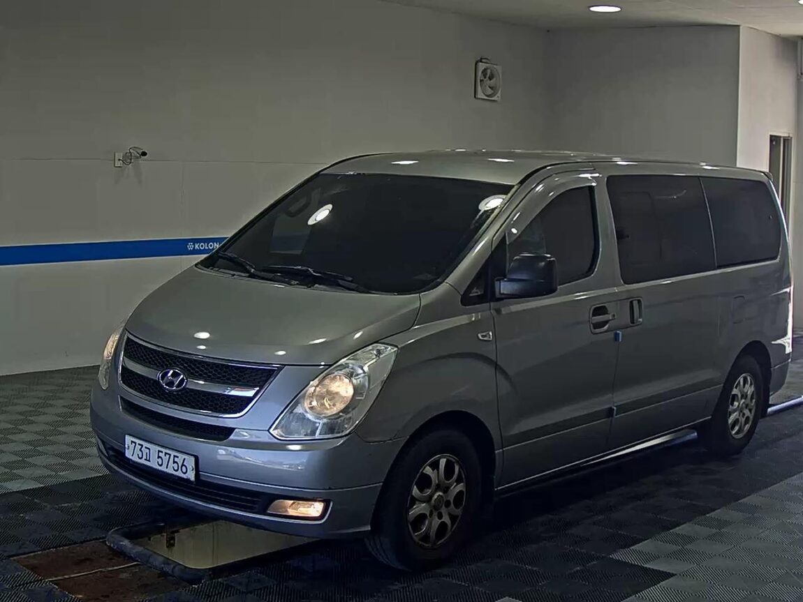 HYUNDAI GRAND STAREX 12-SEATER DIESEL CVX LUXURY 2013 - zdjęcie 2