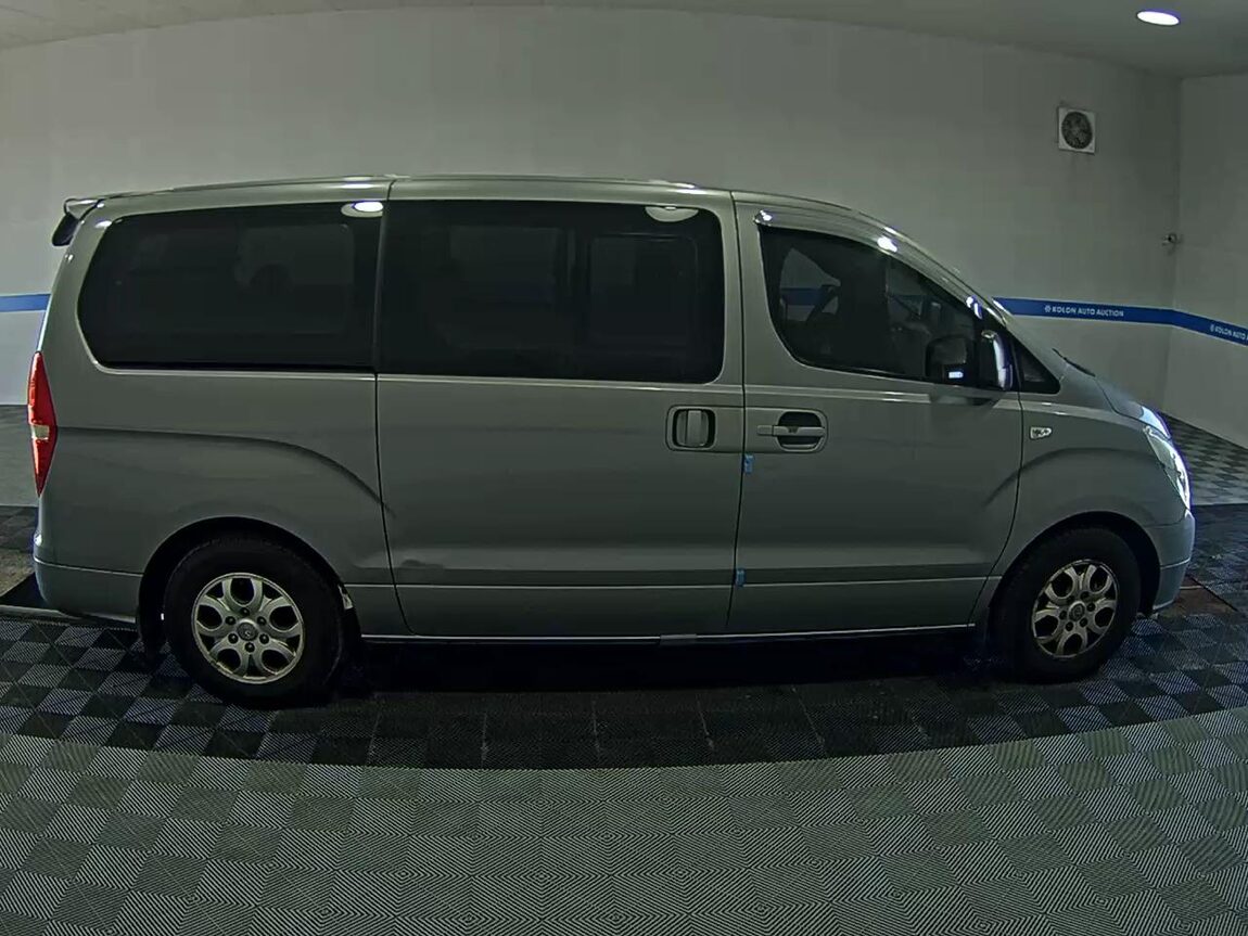 HYUNDAI GRAND STAREX 12-SEATER DIESEL CVX LUXURY 2013 - zdjęcie 4