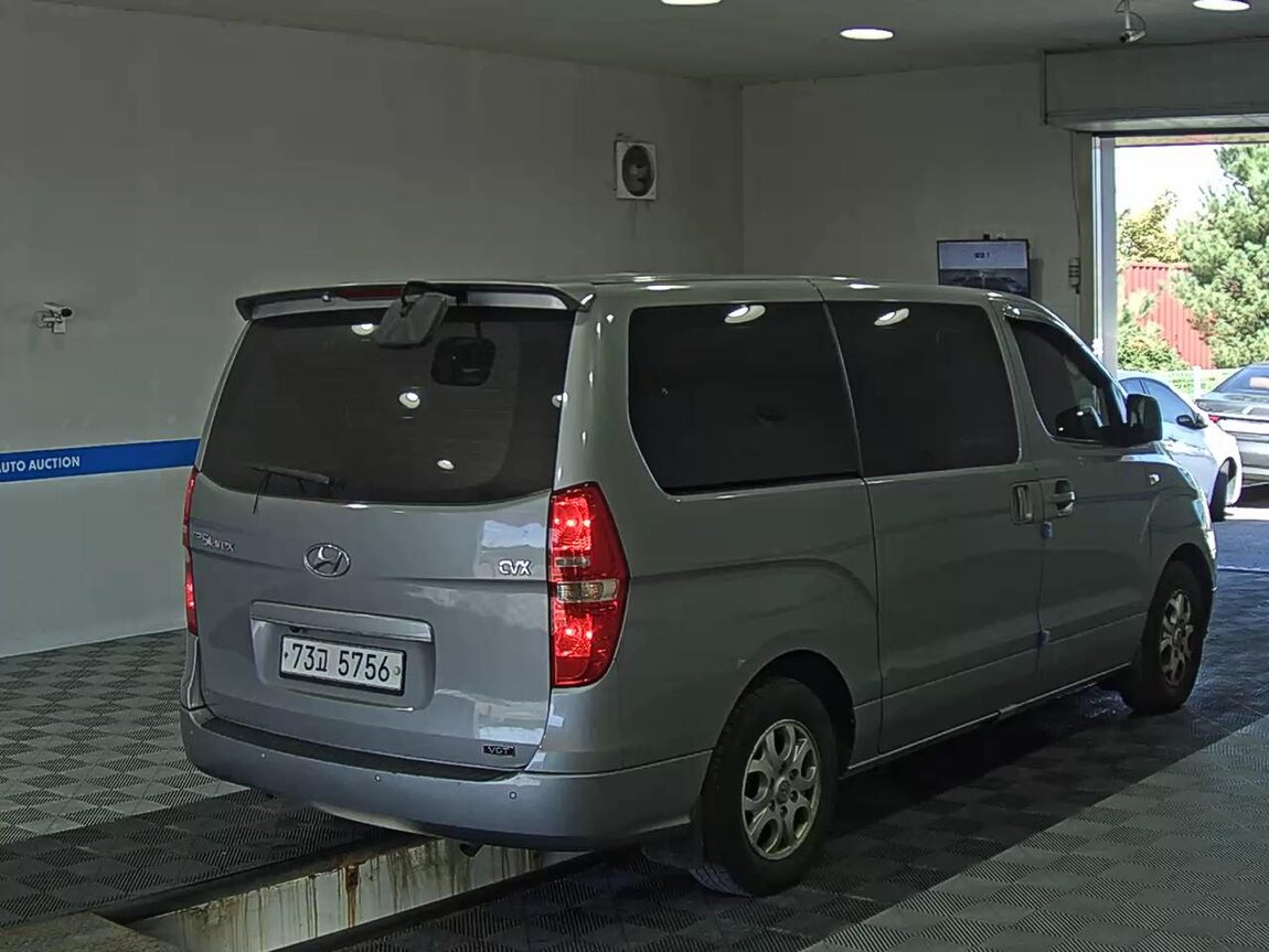 HYUNDAI GRAND STAREX 12-SEATER DIESEL CVX LUXURY 2013 - zdjęcie 5