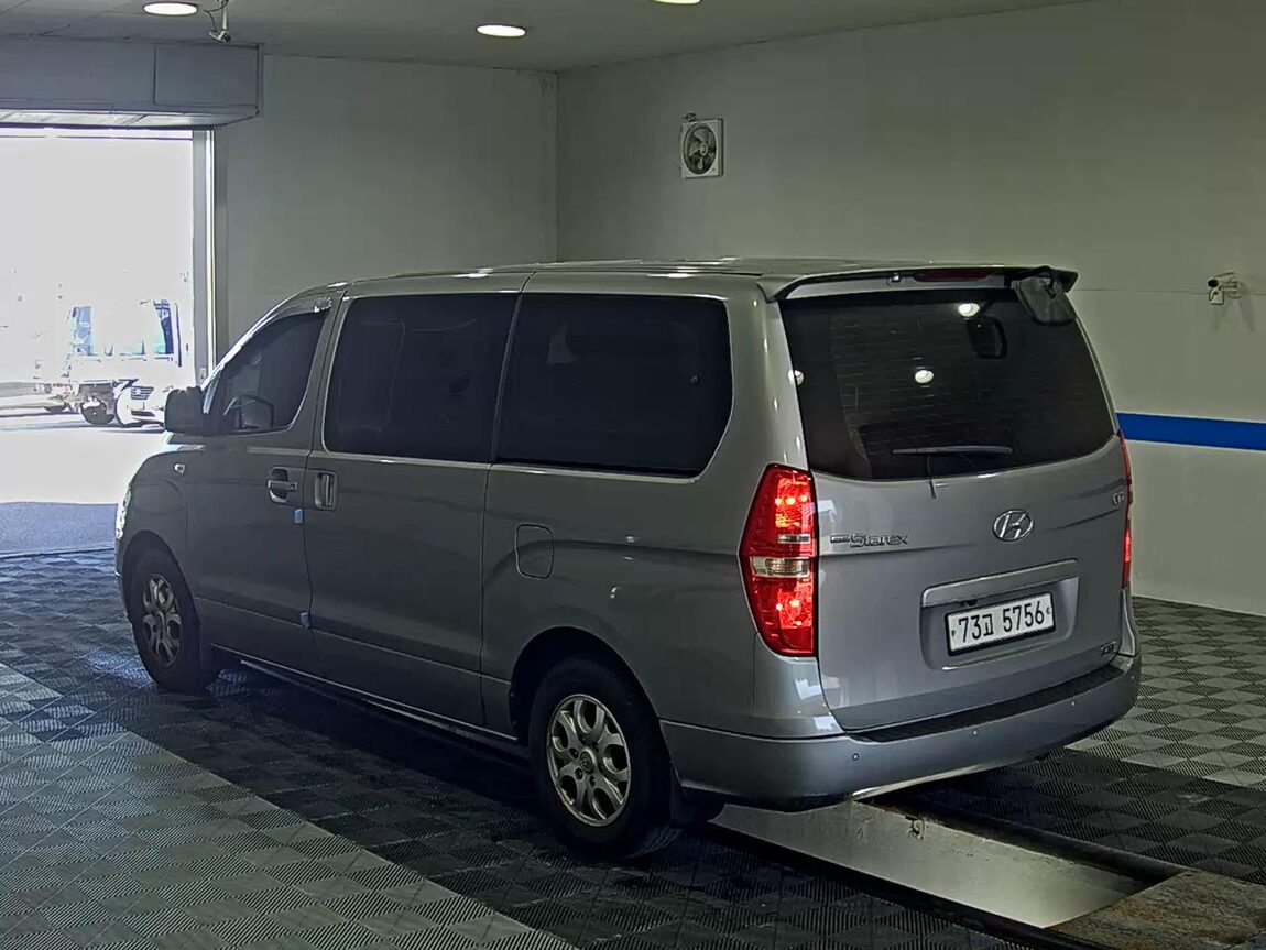 HYUNDAI GRAND STAREX 12-SEATER DIESEL CVX LUXURY 2013 - zdjęcie 6