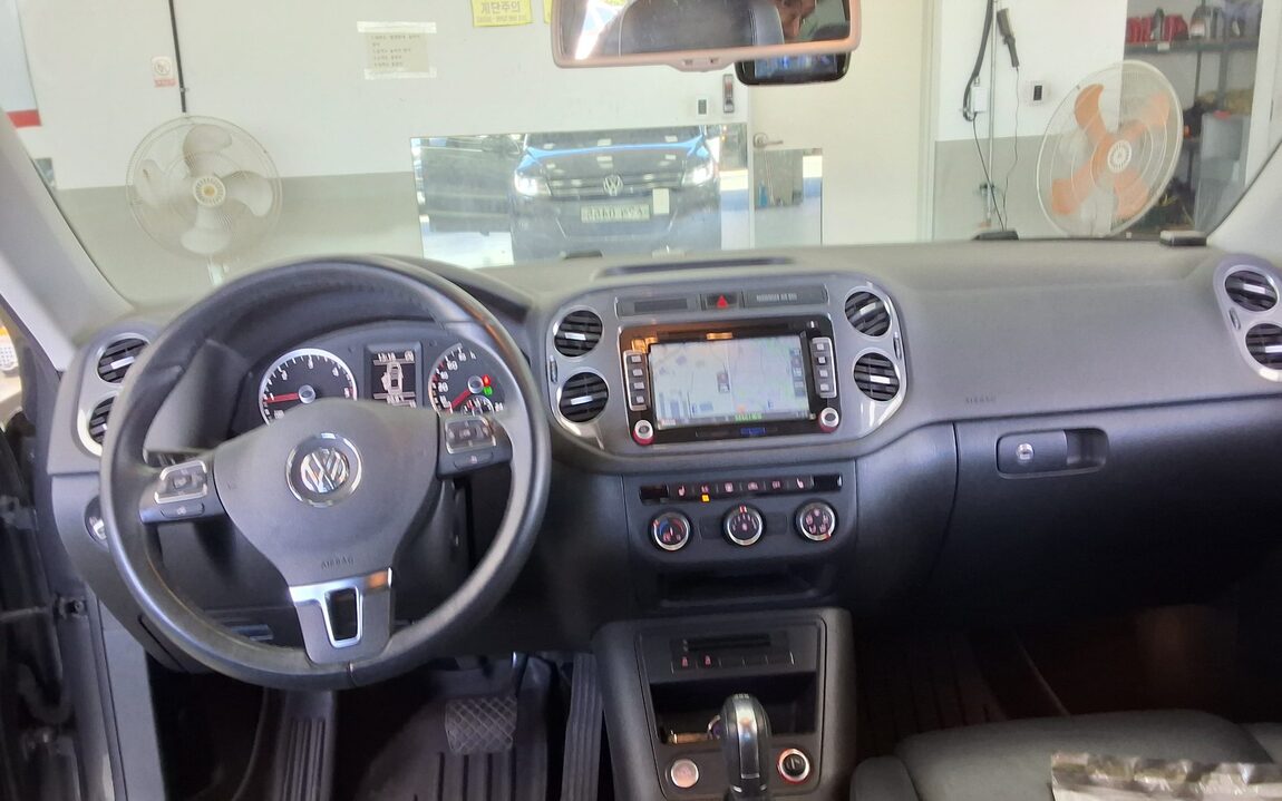 VOLKSWAGEN TIGUAN 2.0 TDI BLUEMOTION 2016 - zdjęcie 11