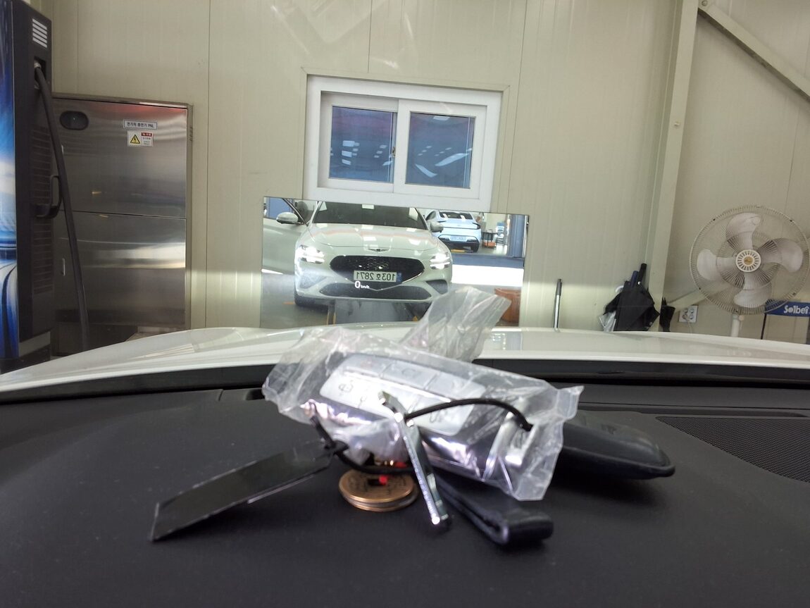 GENESIS THE NEW G70 GASOLINE 2.0T 2WD SPORT PACKAGE 2021 - zdjęcie 26