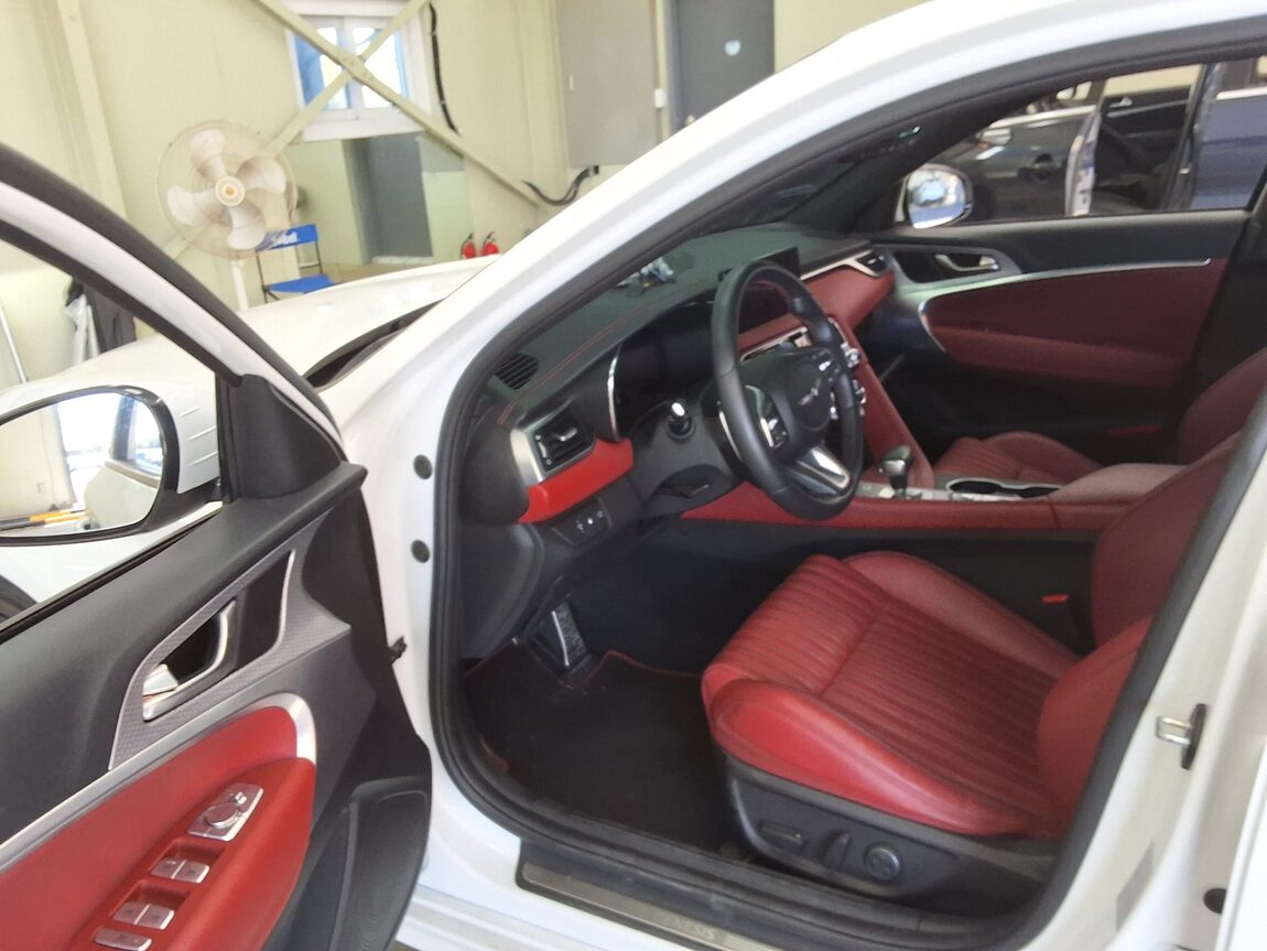 GENESIS THE NEW G70 GASOLINE 2.0T 2WD SPORT PACKAGE 2021 - zdjęcie 11