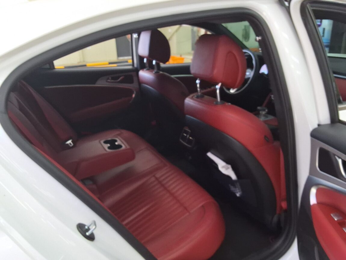 GENESIS THE NEW G70 GASOLINE 2.0T 2WD SPORT PACKAGE 2021 - zdjęcie 14