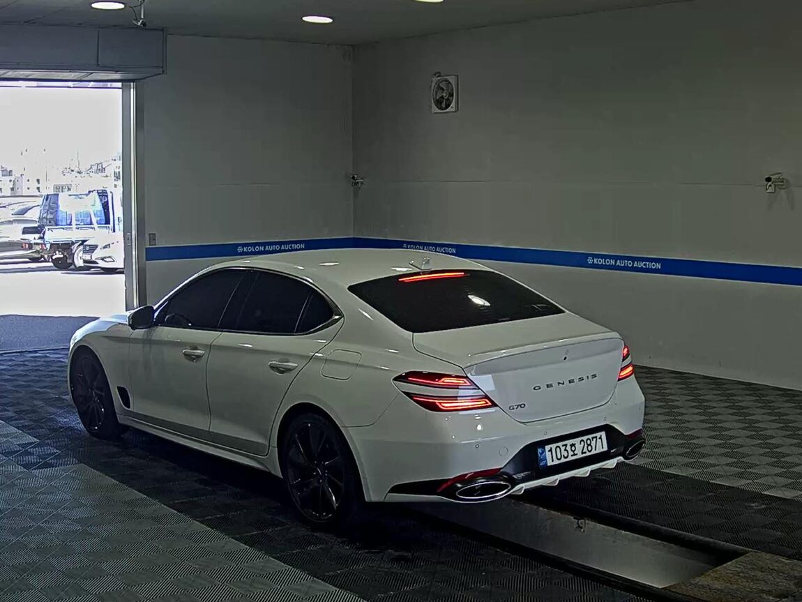 GENESIS THE NEW G70 GASOLINE 2.0T 2WD SPORT PACKAGE 2021 - zdjęcie 6
