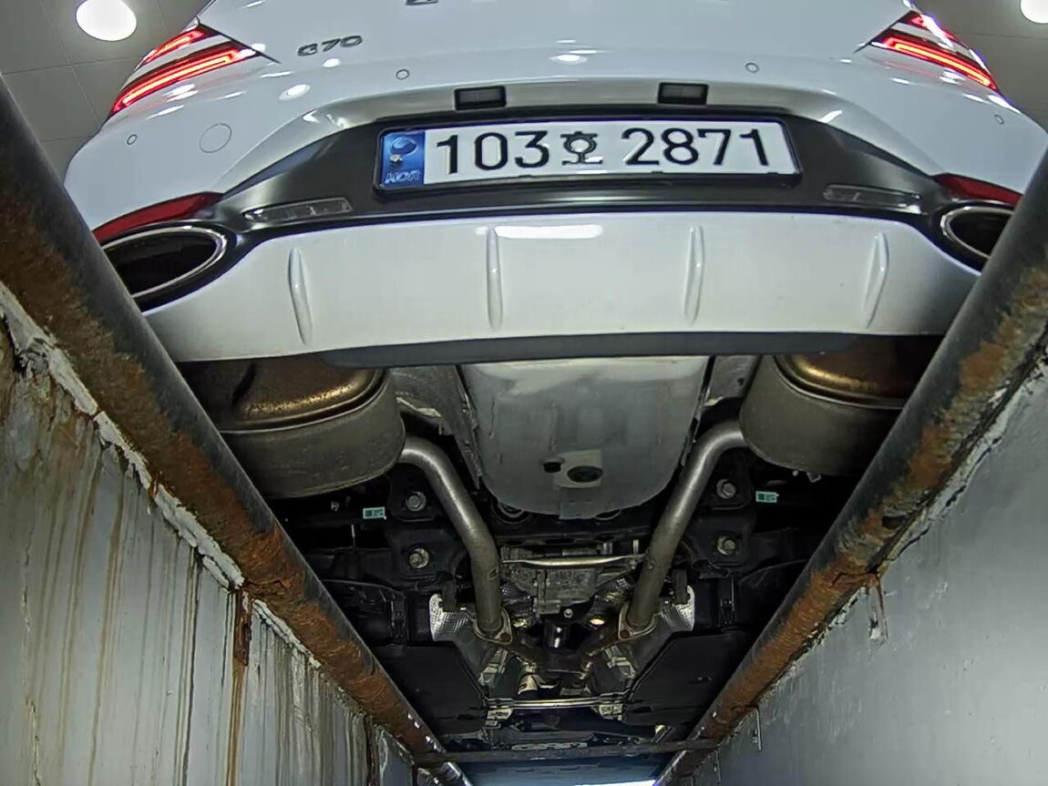 GENESIS THE NEW G70 GASOLINE 2.0T 2WD SPORT PACKAGE 2021 - zdjęcie 8