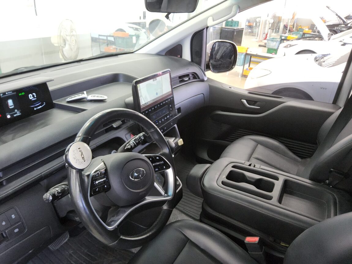 HYUNDAI STARIA 2.2 DIESEL CARGO 3-SEATER MODERN 2022 - zdjęcie 11