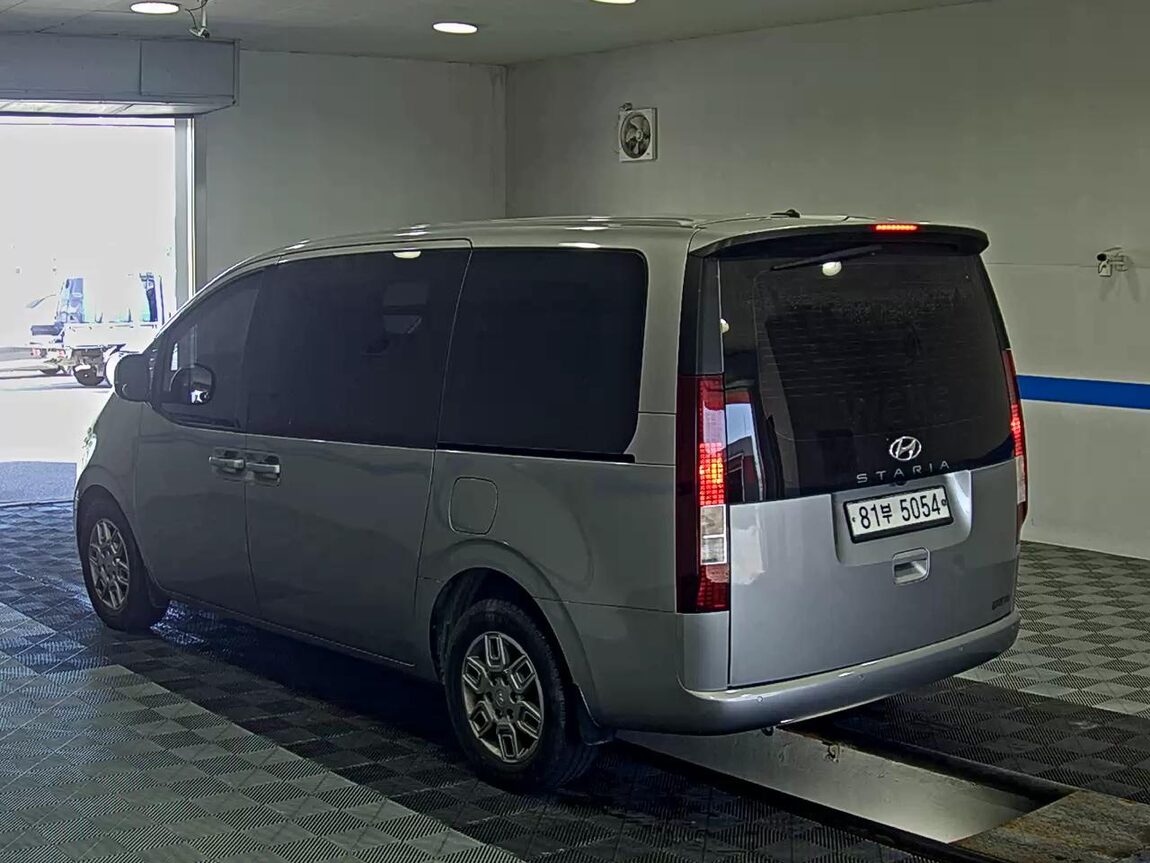 HYUNDAI STARIA 2.2 DIESEL CARGO 3-SEATER MODERN 2022 - zdjęcie 6