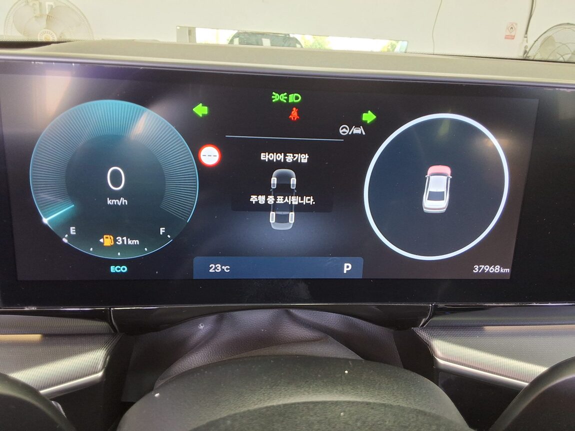 HYUNDAI THE ALL NEW GRANDEUR GASOLINE 2.5 EXCLUSIVE 2023 - zdjęcie 9