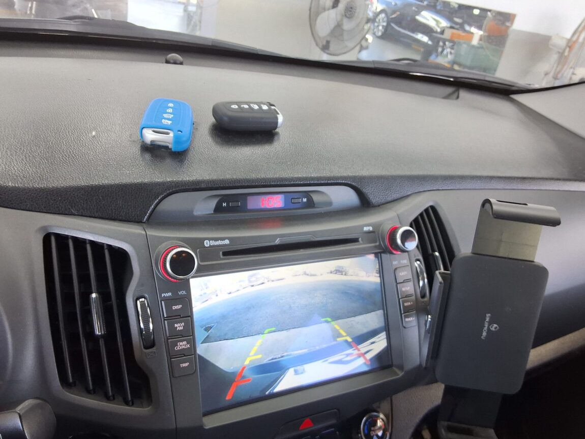 KIA SPORTAGE R DIESEL R2.0 2WD TLX PREMIUM 2012 - zdjęcie 17