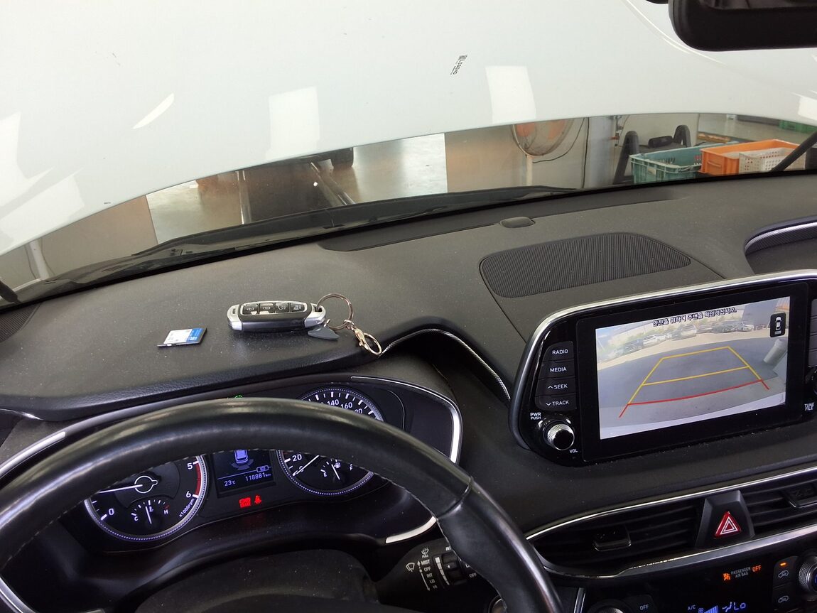 HYUNDAI SANTA FE (TM) R2.0 2WD PREMIUM 2019 - zdjęcie 18