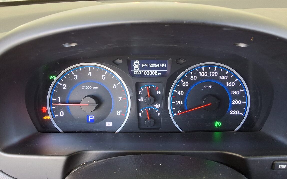 HYUNDAI AVANTE HD 1.6 VVT X16 BLACK SPECIAL 2010 - zdjęcie 9