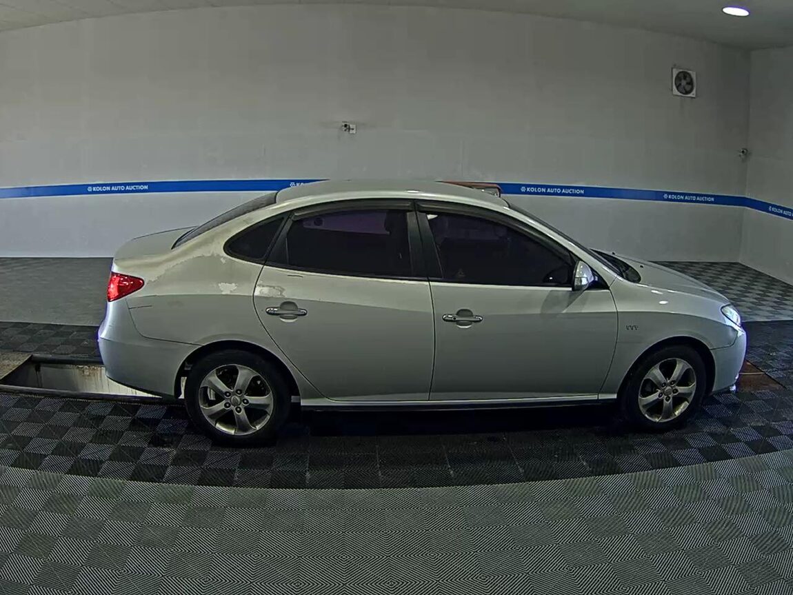 HYUNDAI AVANTE HD 1.6 VVT X16 BLACK SPECIAL 2010 - zdjęcie 4