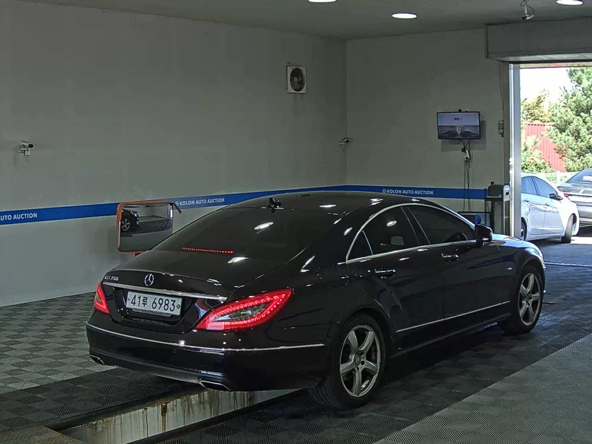 MERCEDES-BENZ CLS-CLASS (2ND GEN) CLS350 BLUEEFFICIENCY 2012 - zdjęcie 5