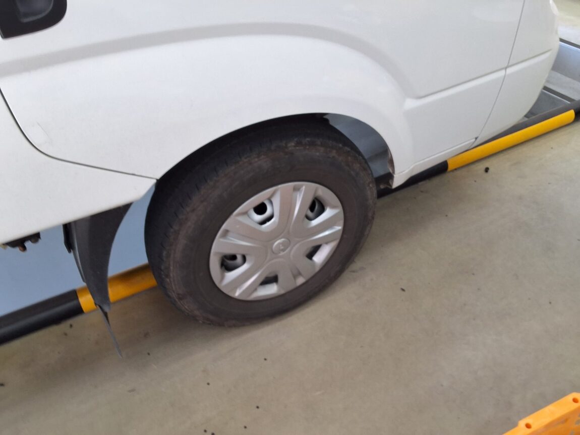 KIA BONGO III EV CARGO GLS 2023 - zdjęcie 17