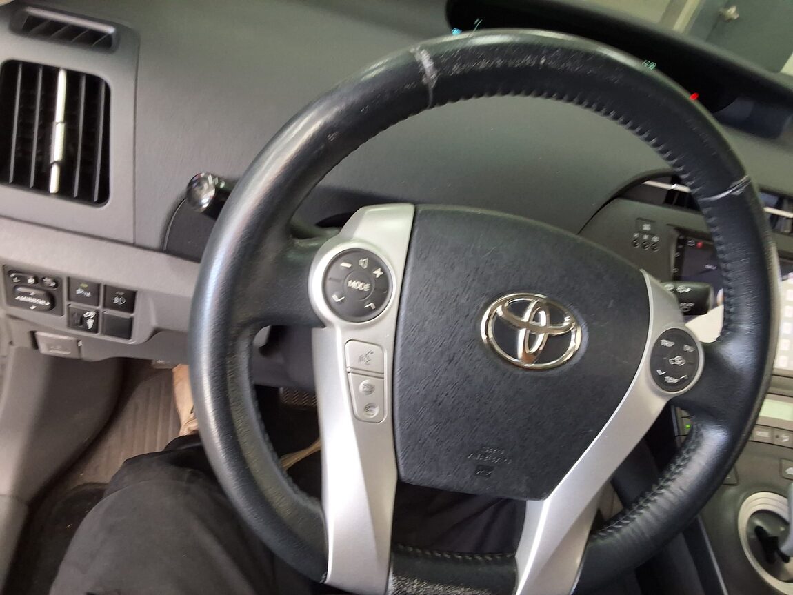TOYOTA PRIUS (3RD GEN) 1.8 2011 - zdjęcie 23