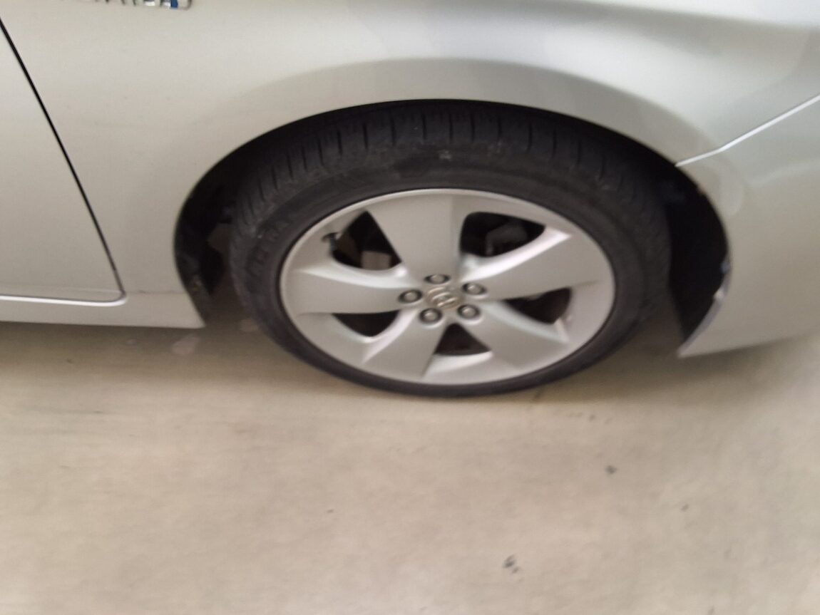 TOYOTA PRIUS (3RD GEN) 1.8 2011 - zdjęcie 21