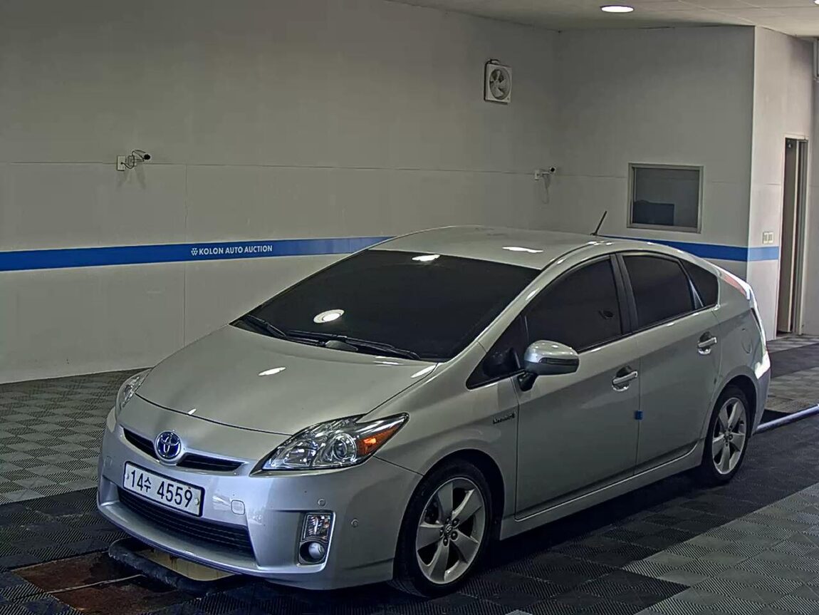 TOYOTA PRIUS (3RD GEN) 1.8 2011 - zdjęcie 2