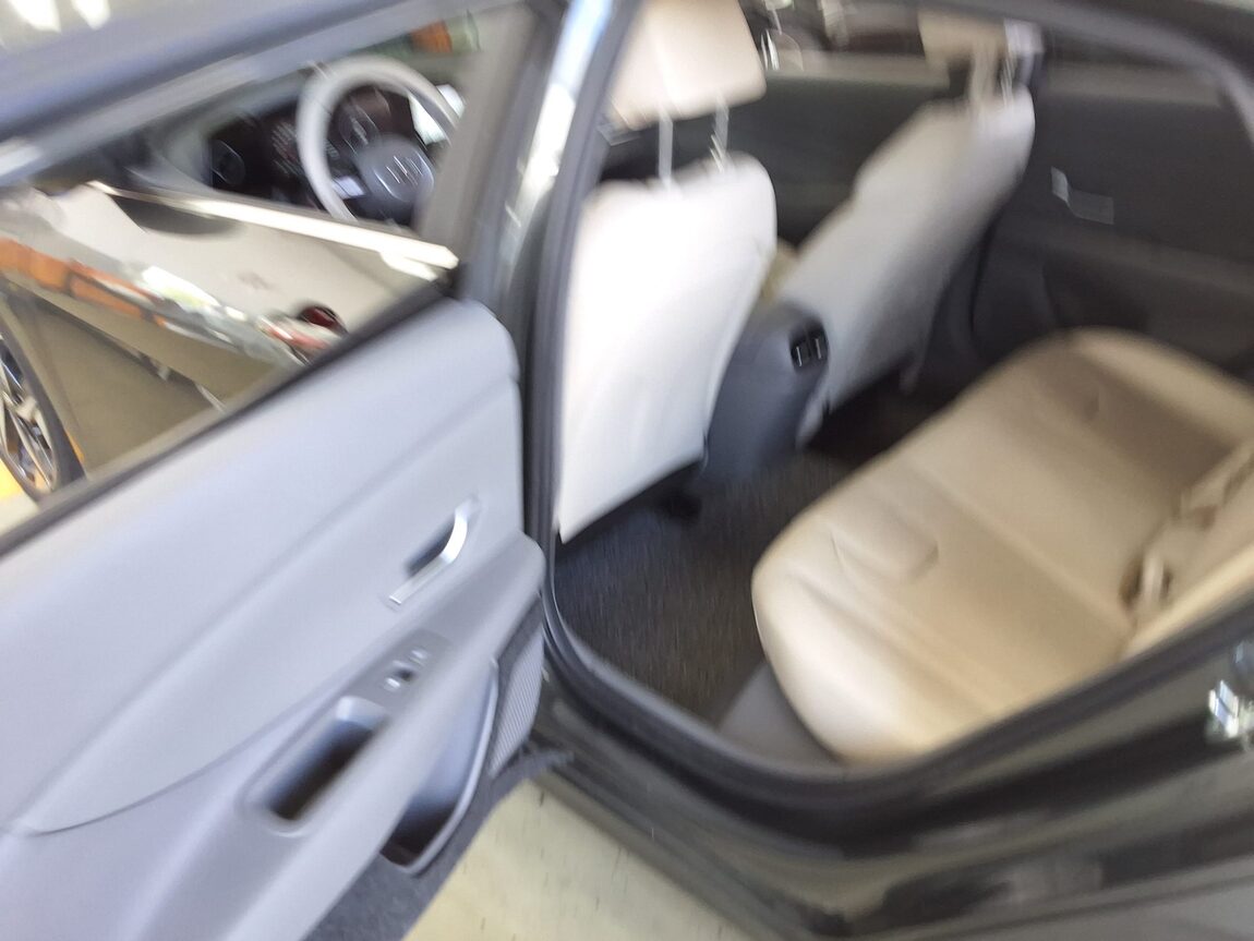 HYUNDAI AVANTE (CN7) 1.6 GASOLINE INSPIRATION 2023 - zdjęcie 12