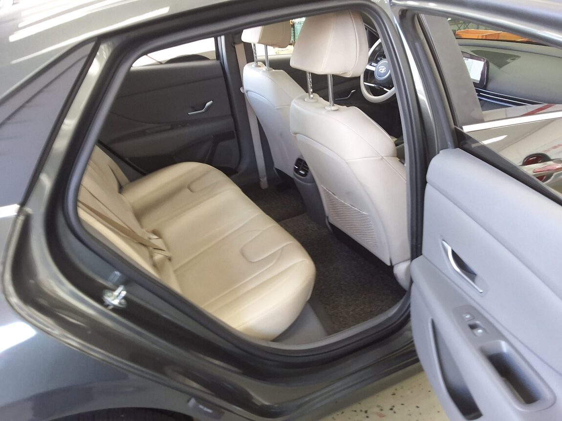 HYUNDAI AVANTE (CN7) 1.6 GASOLINE INSPIRATION 2023 - zdjęcie 13