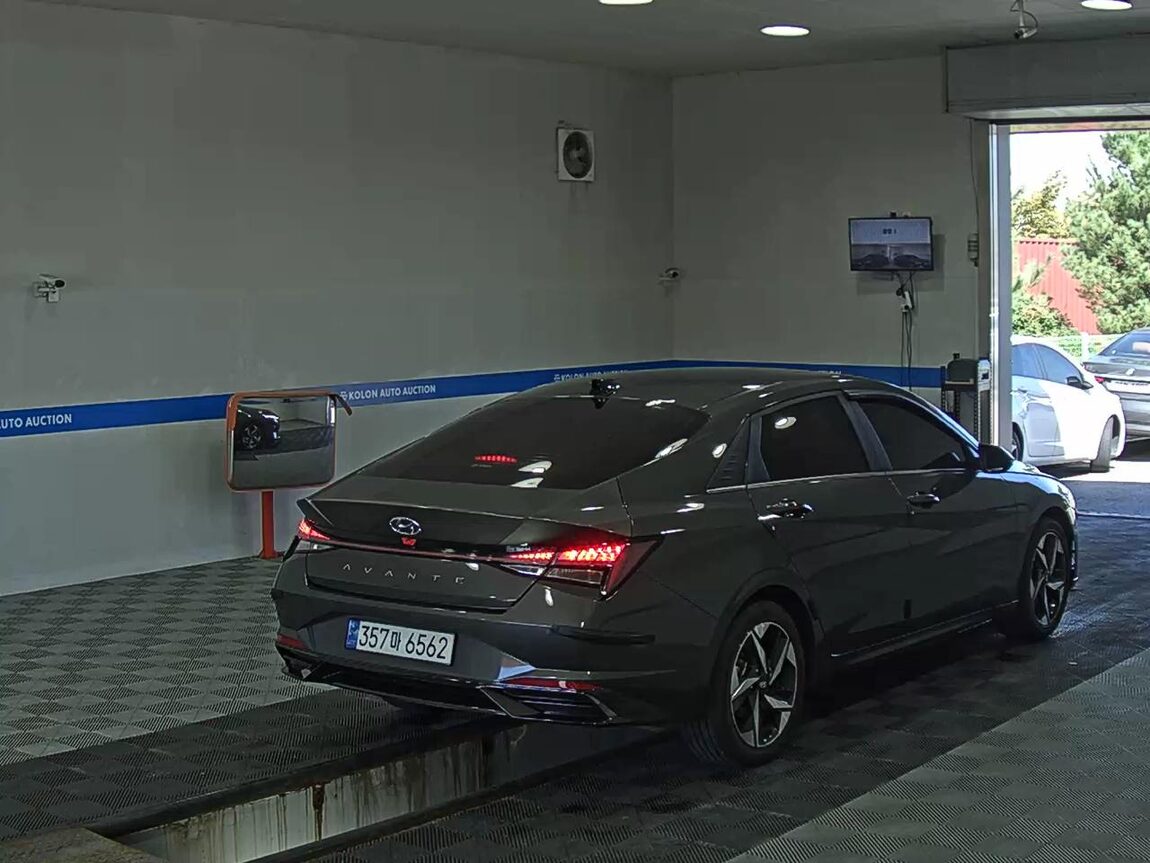 HYUNDAI AVANTE (CN7) 1.6 GASOLINE INSPIRATION 2023 - zdjęcie 5