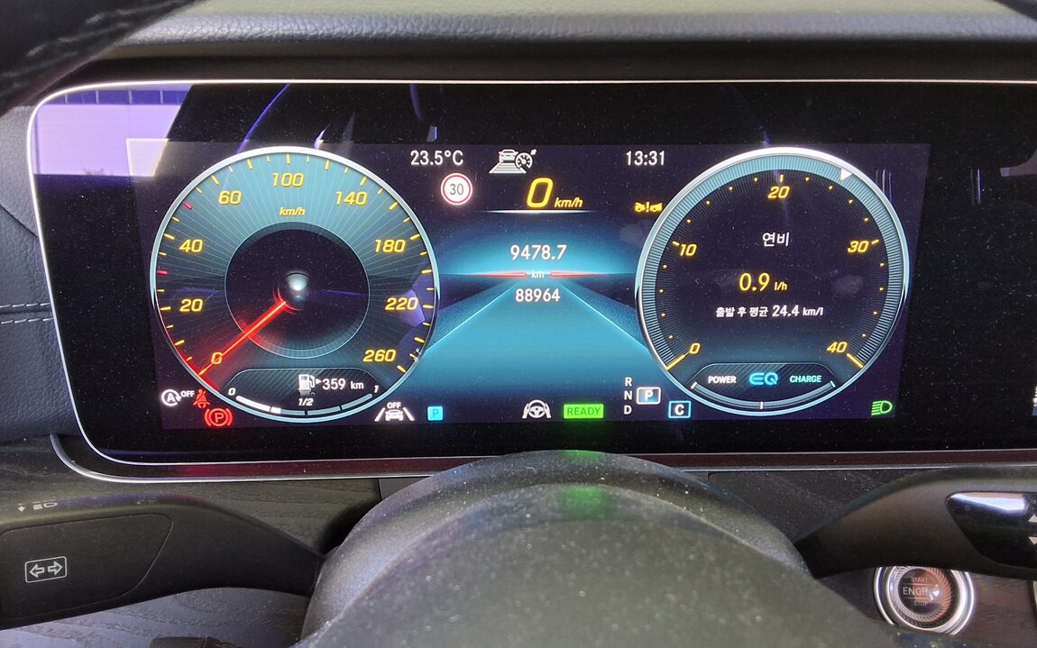 MERCEDES-BENZ E-CLASS (5TH GEN) E220d 4MATIC AMG LINE 2022 - zdjęcie 9