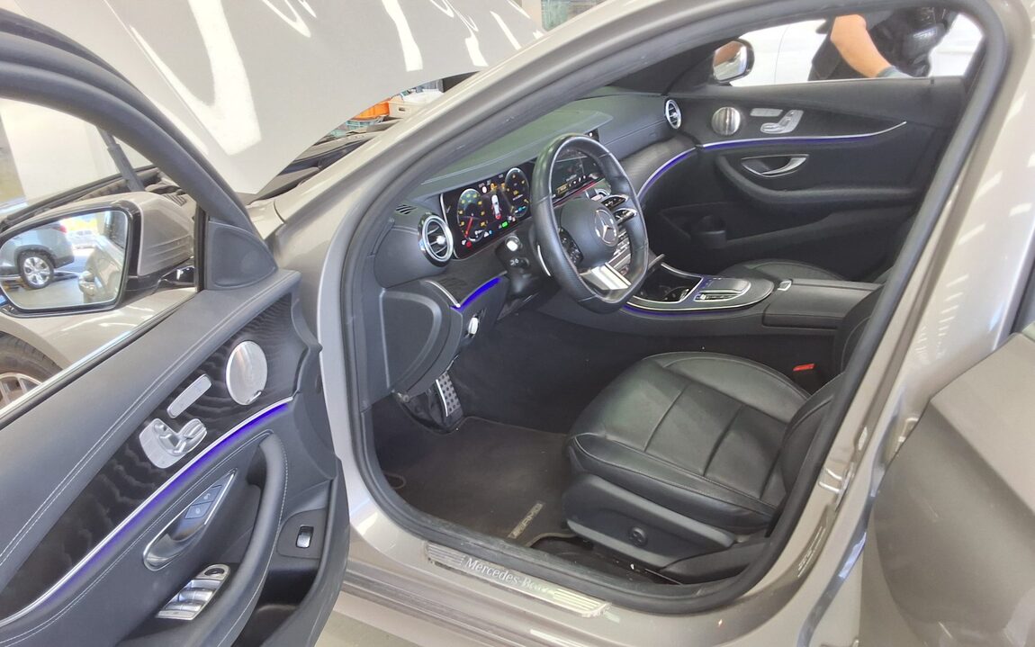 MERCEDES-BENZ E-CLASS (5TH GEN) E220d 4MATIC AMG LINE 2022 - zdjęcie 10