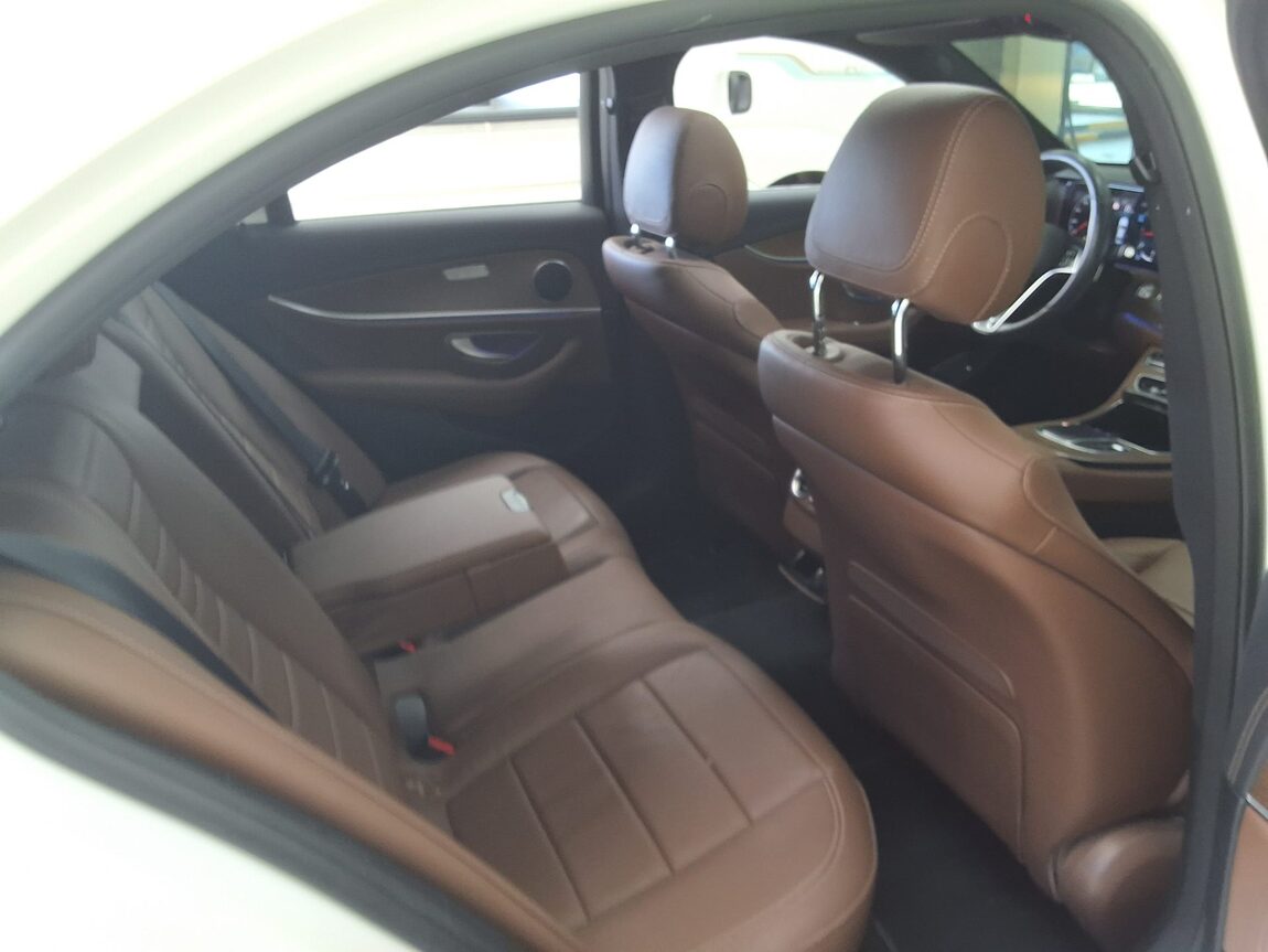 MERCEDES-BENZ E-CLASS (5TH GEN) E220d 4MATIC EXCLUSIVE 2021 - zdjęcie 14