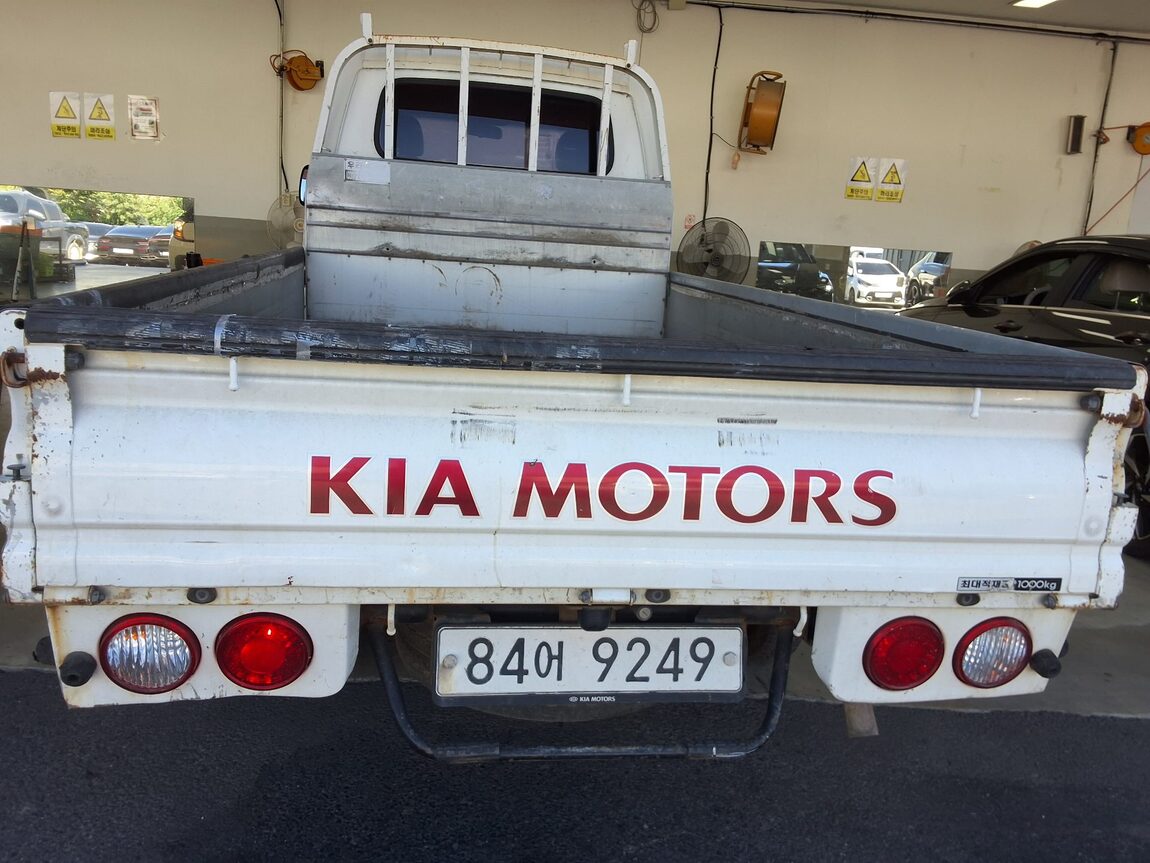 KIA BONGO III CARGO CRDi KING CAB EXTRA LONG WHEELBASE 2014 - zdjęcie 12