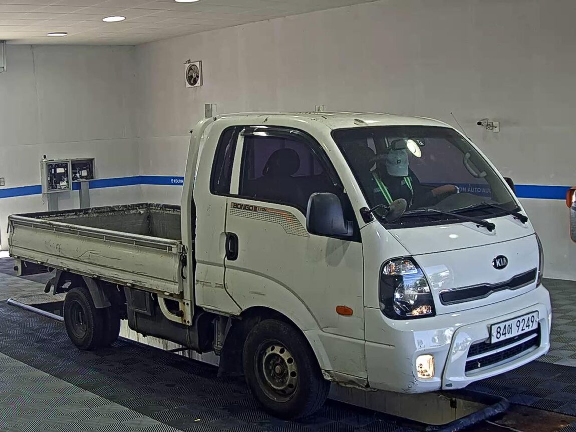 KIA BONGO III CARGO CRDi KING CAB EXTRA LONG WHEELBASE 2014 - zdjęcie 3