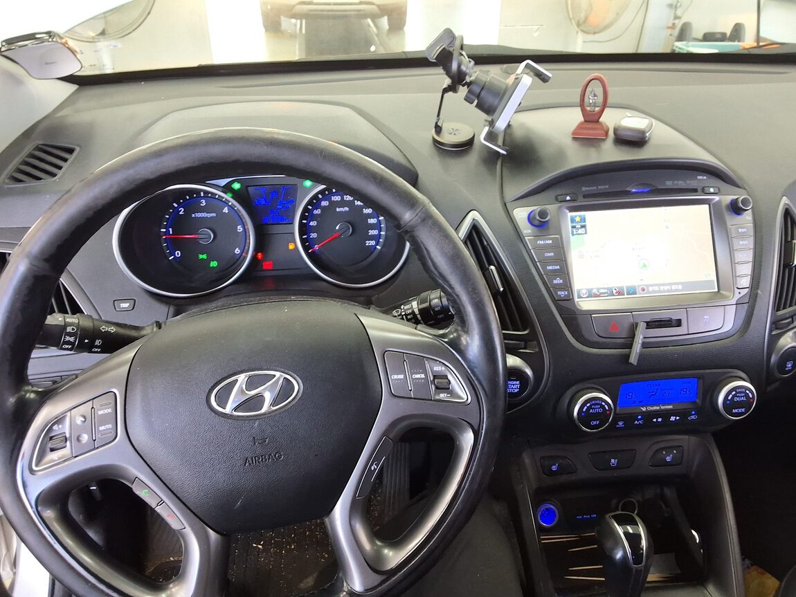 HYUNDAI NEW TUCSON ix DIESEL R2.0 2WD SMART SPECIAL 2014 - zdjęcie 17