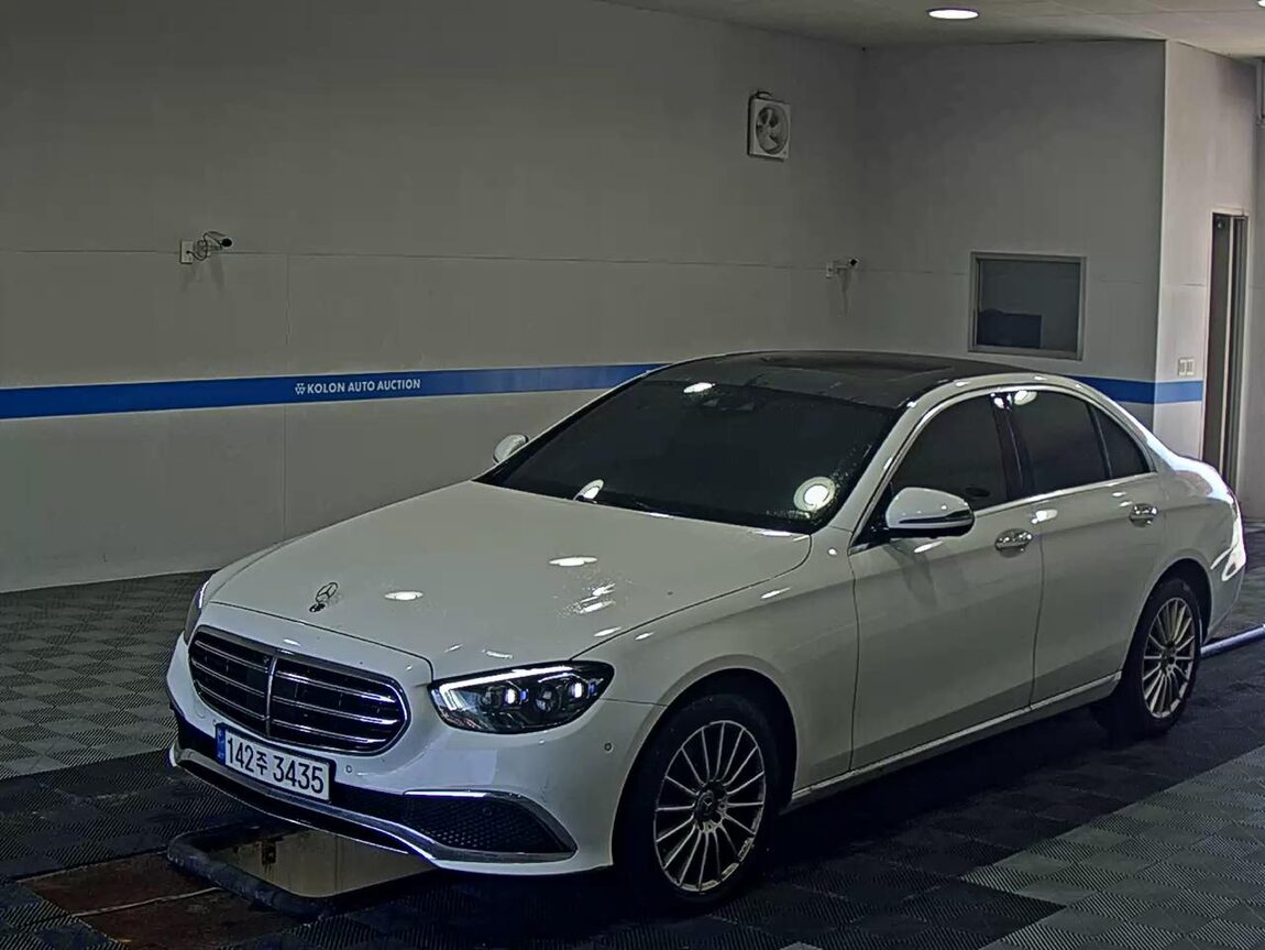 MERCEDES-BENZ E-CLASS (5TH GEN) E220d 4MATIC EXCLUSIVE 2021 - zdjęcie 2