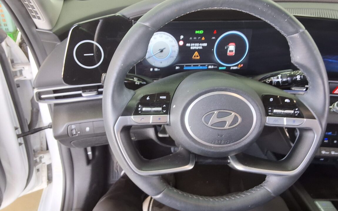 HYUNDAI THE NEW AVANTE (CN7) GASOLINE 1.6 INSPIRATION 2024 - zdjęcie 17
