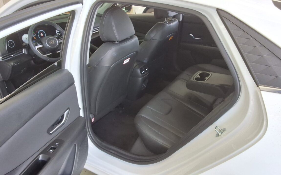 HYUNDAI THE NEW AVANTE (CN7) GASOLINE 1.6 INSPIRATION 2024 - zdjęcie 12