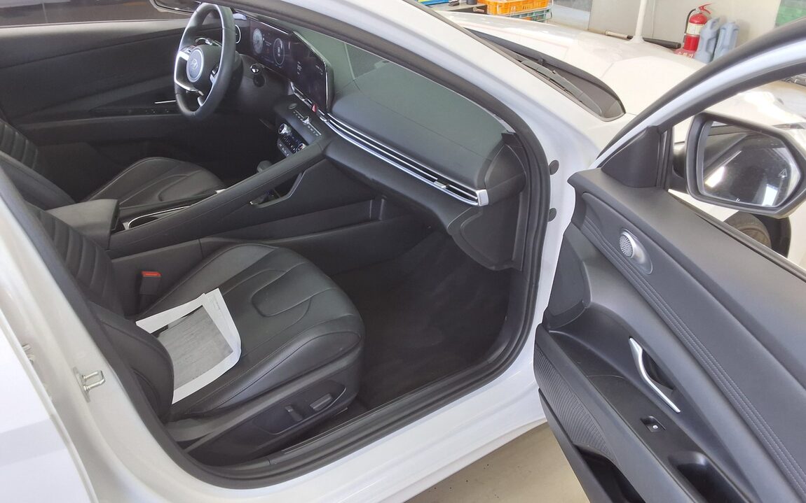 HYUNDAI THE NEW AVANTE (CN7) GASOLINE 1.6 INSPIRATION 2024 - zdjęcie 14